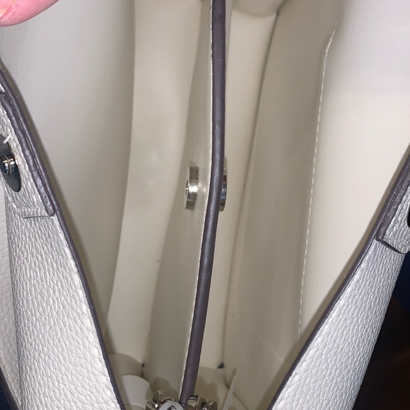 Steve Madden Ivory Leather Adjustable Crossbody/shoulder bag  New With Tags - Picture 8 of 9